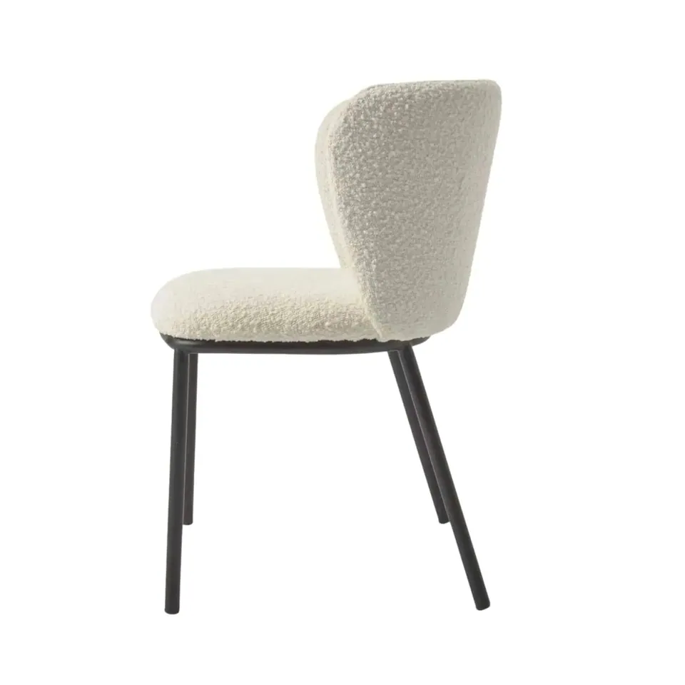 Chaise japandi Dag en bouclette écrue et métal noir, vue 2
