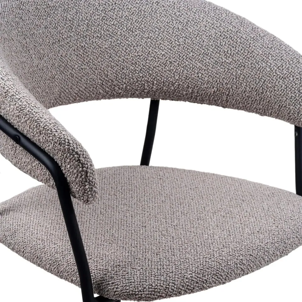 Chaise japandi Fri en bouclette et métal noir, vue 4