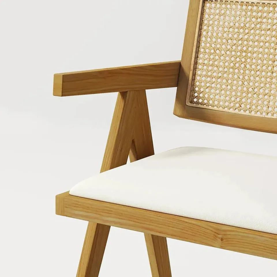 Chaise japandi Ro en bois massif et cannage, vue 2