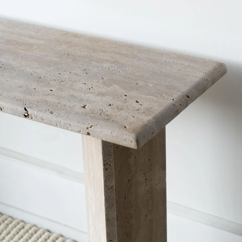 Console japandi Stilla en travertin naturel, vue 3