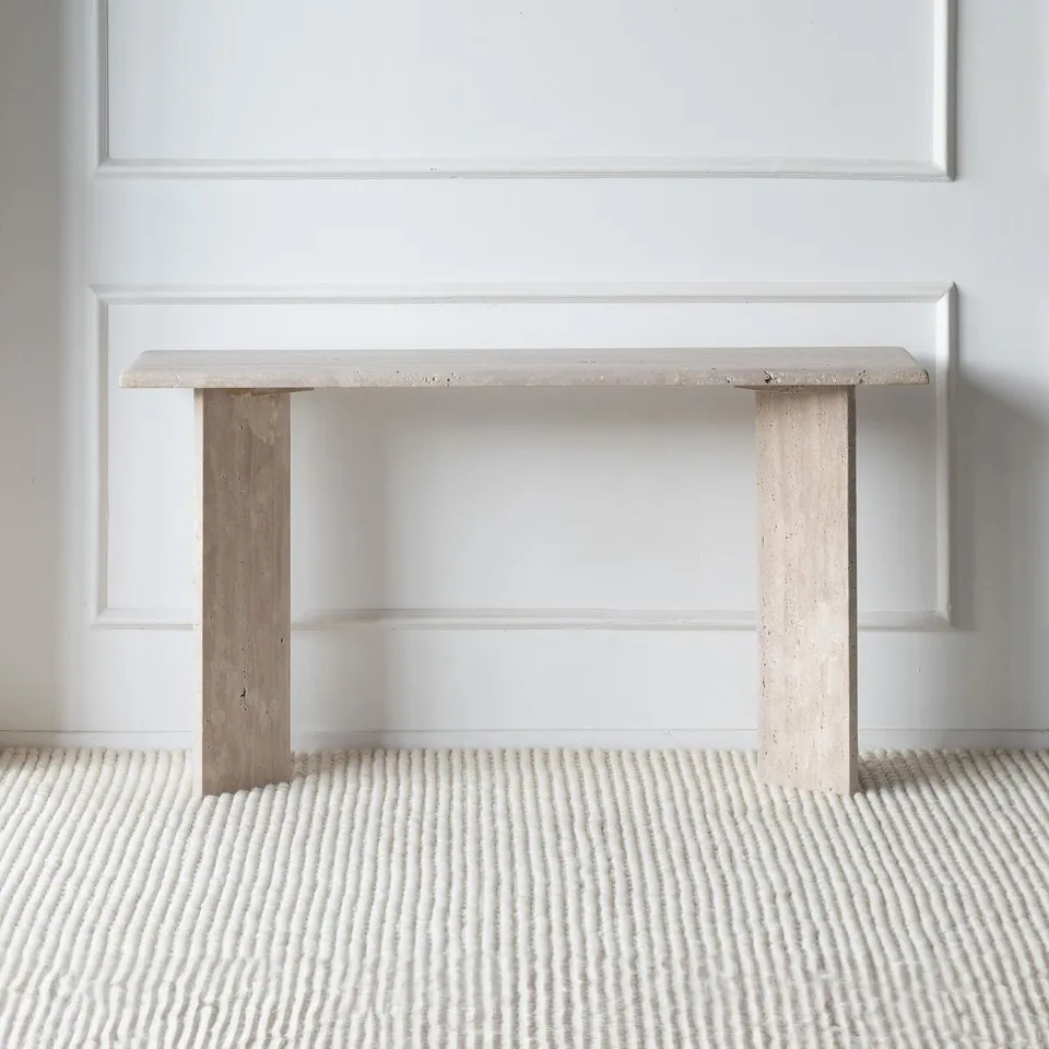 Console japandi Stilla en travertin naturel, vue 4