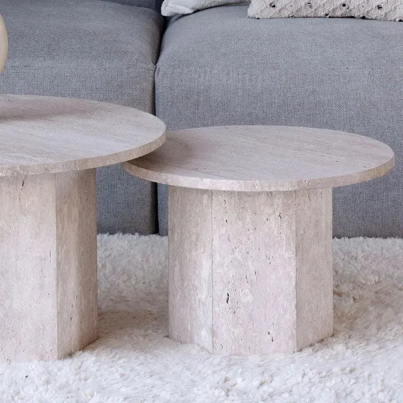 Duo de tables basses japandi rondes Akari en travertin, vue 3