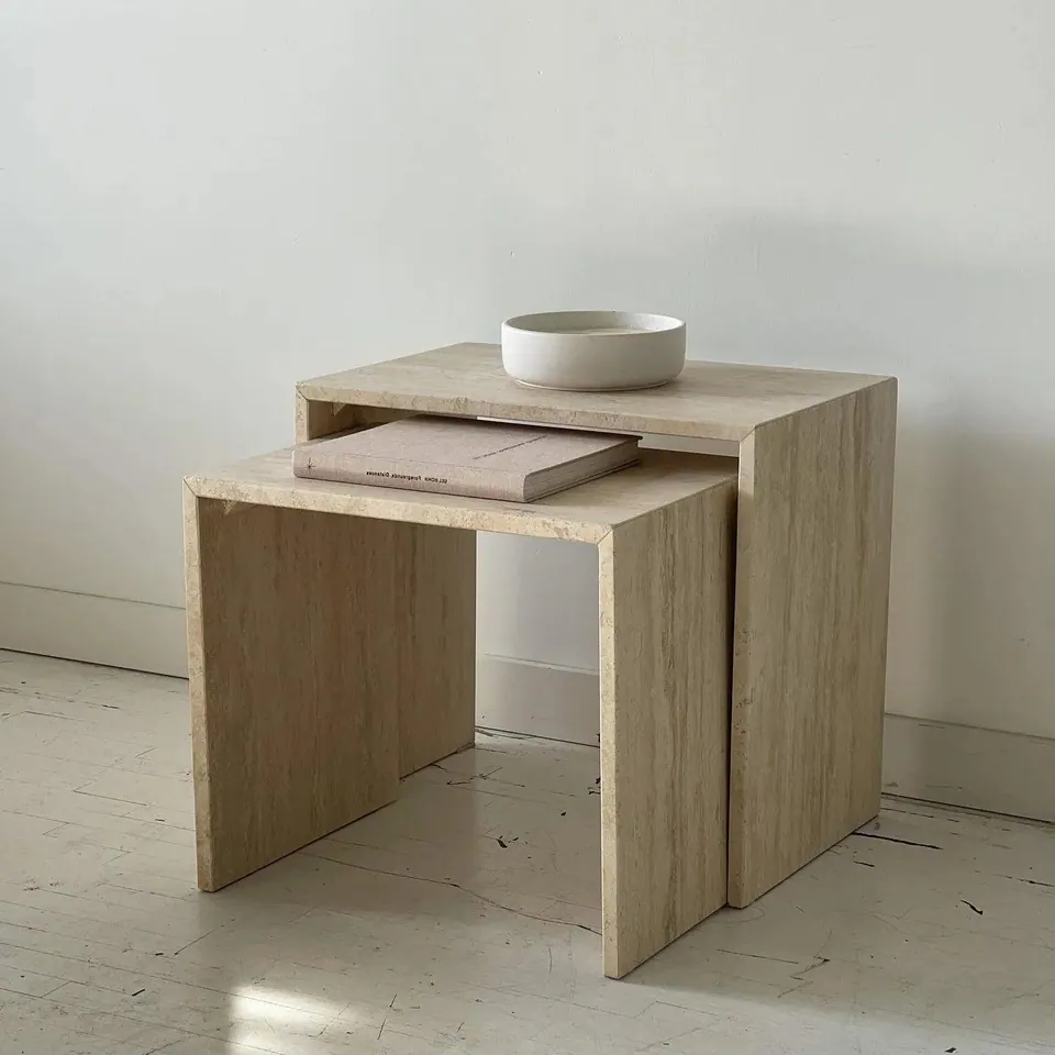 Duo de tables japandi Lys, travertin massif, une coulissante, vue 2