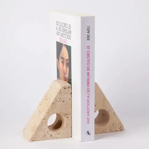 Serre-livres japandi et bougeoir Tomoe en travertin beige