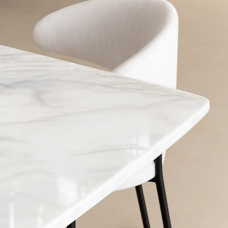 Table à manger japandi Gren en marbre blanc poli à la main, vue 2