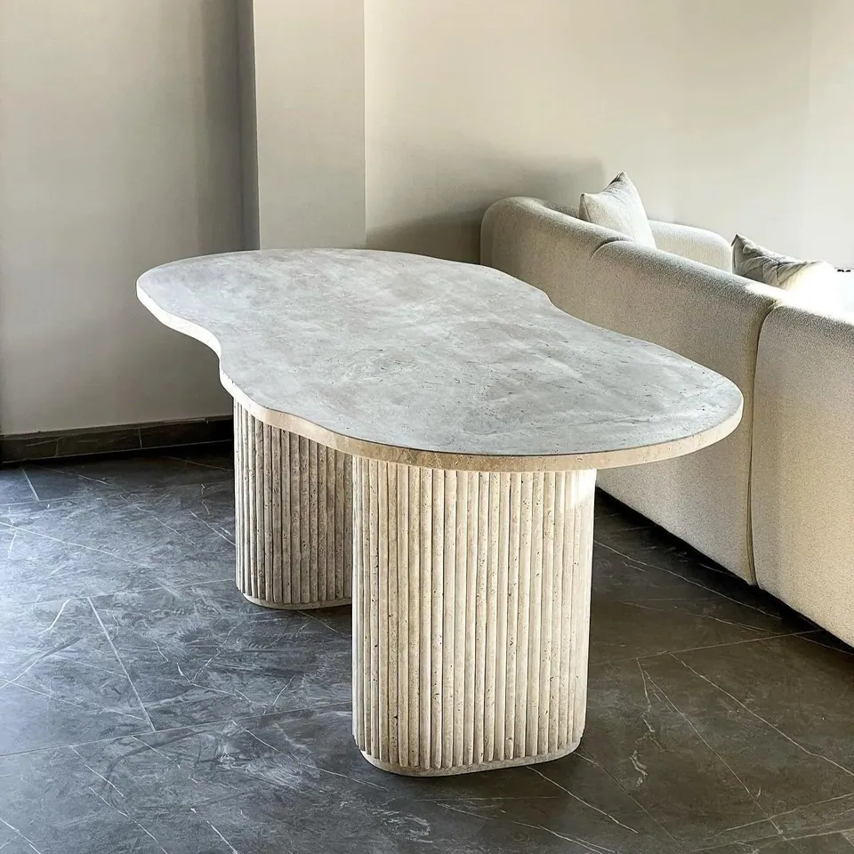 Table à manger japandi Ki 01, travertin, plateau asymétrique, vue 3