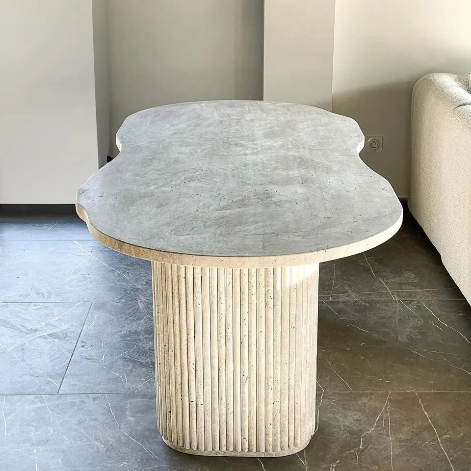 Table à manger japandi Ki 01, travertin, plateau asymétrique, vue 4