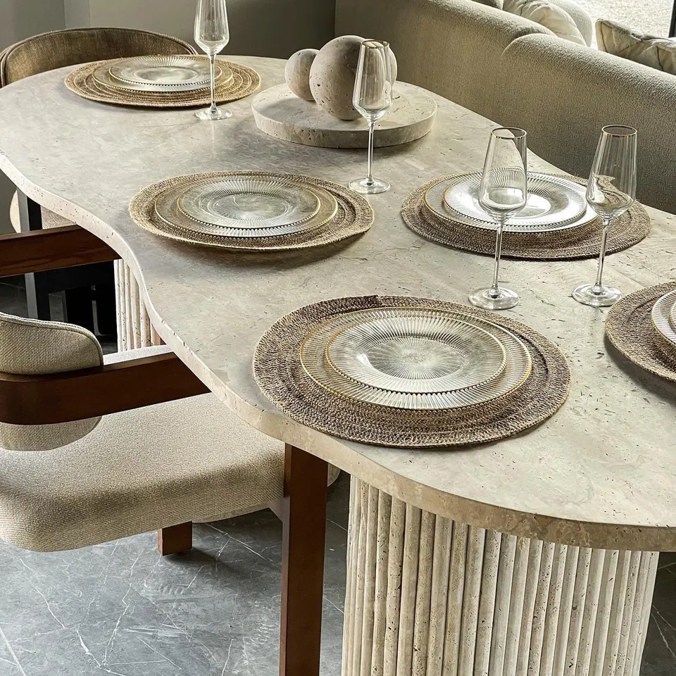 Table à manger japandi Ki 01, travertin, plateau asymétrique, vue 5