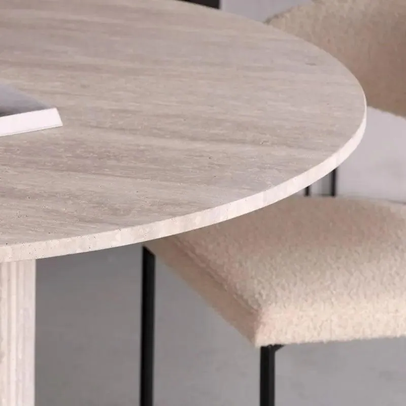 Table à manger japandi ronde Kasumi en travertin, vue 5