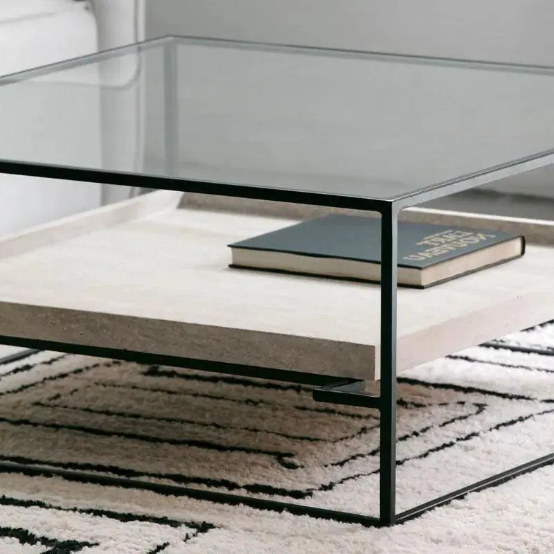 Table basse japandi carrée Is en verre trempé et métal noir, vue 4