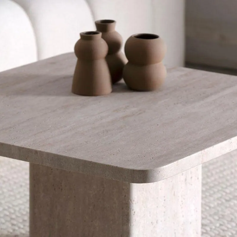 Table basse japandi carrée Muji en travertin à pied central, vue 2