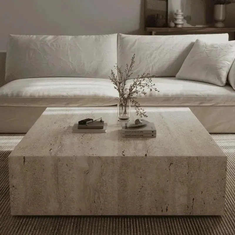 Table basse japandi cubique Yami en travertin italien, vue 2