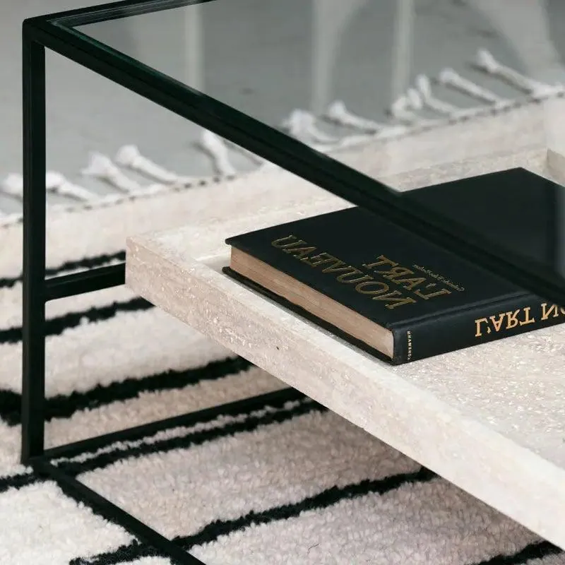 Table basse japandi Løv en verre, acier noir et travertin, vue 2