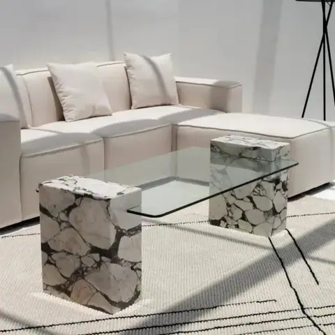 Table basse japandi Mori en marbre Calacatta et verre