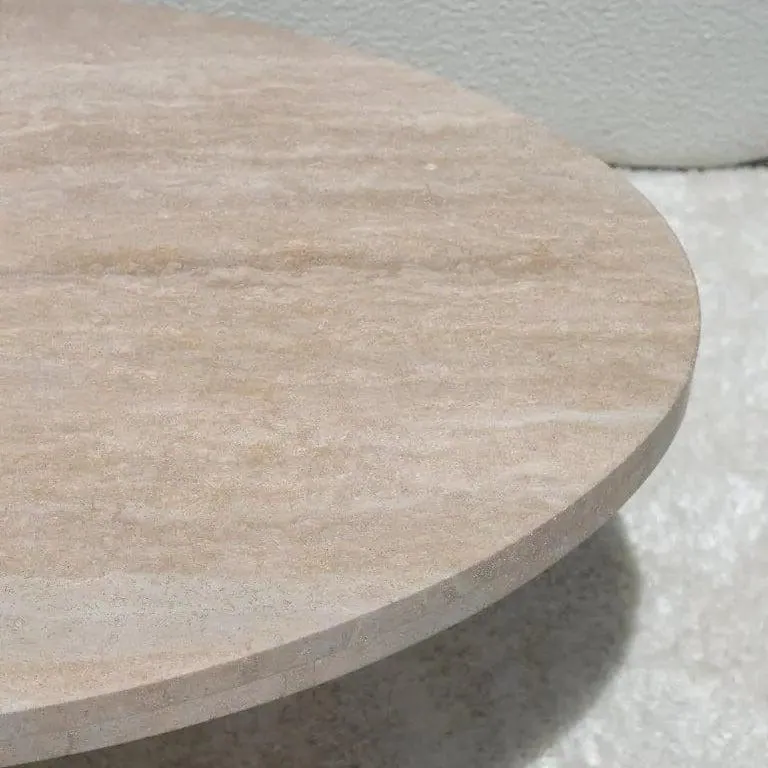 Table basse japandi ovale Hi en travertin, vue 5