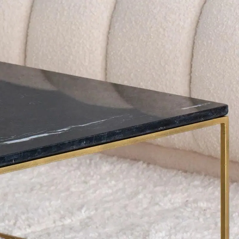 Table basse japandi rectangulaire Rindo en marbre et métal doré, vue 5