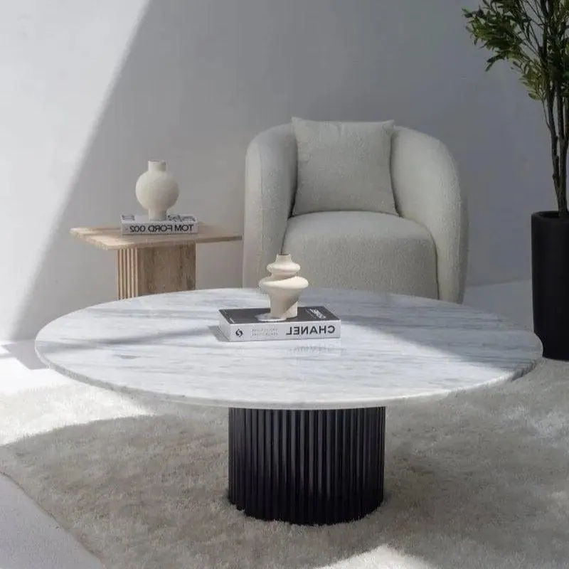 Table basse japandi ronde Koto en marbre blanc, vue 2