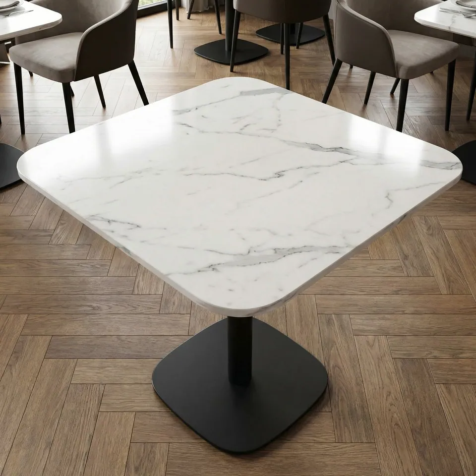 Table bistrot japandi carrée Conti en marbre blanc, vue 2