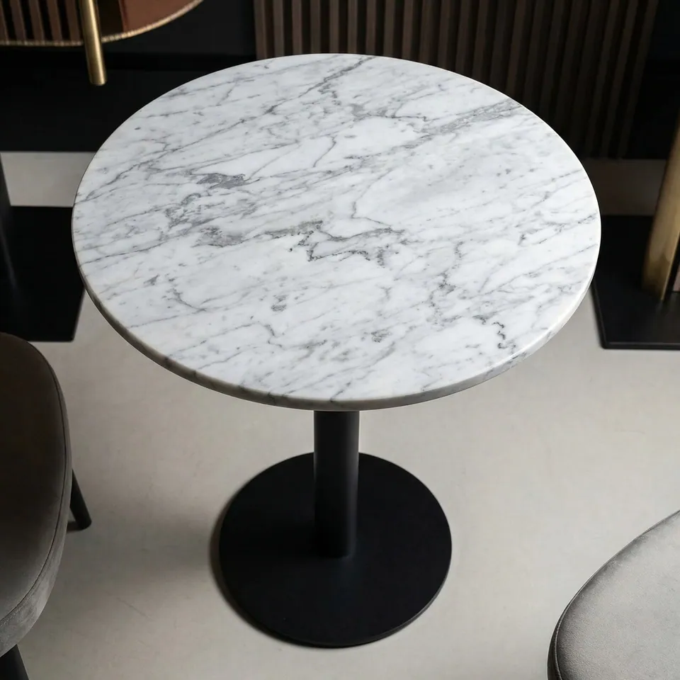 Table bistrot japandi ronde Bellini en marbre blanc, vue 2