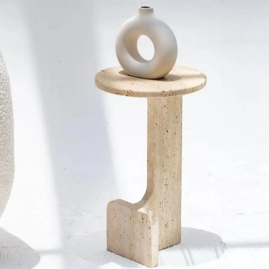 Table d’appoint japandi Hana en travertin, plateau rond Ø 30 cm, travertin