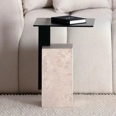 Table d’appoint japandi Iskel en travertin et métal noir