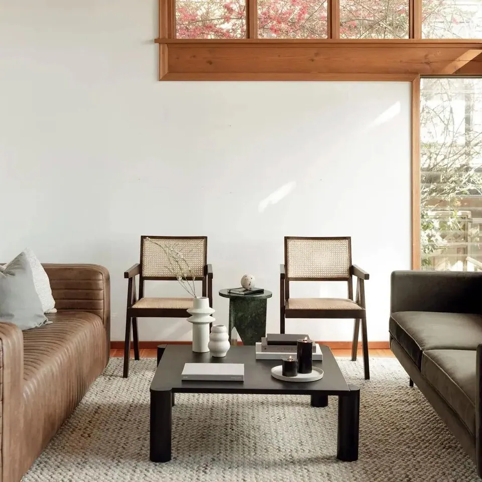 Table d’appoint japandi Koe en marbre vert, pied en Z, vue 3