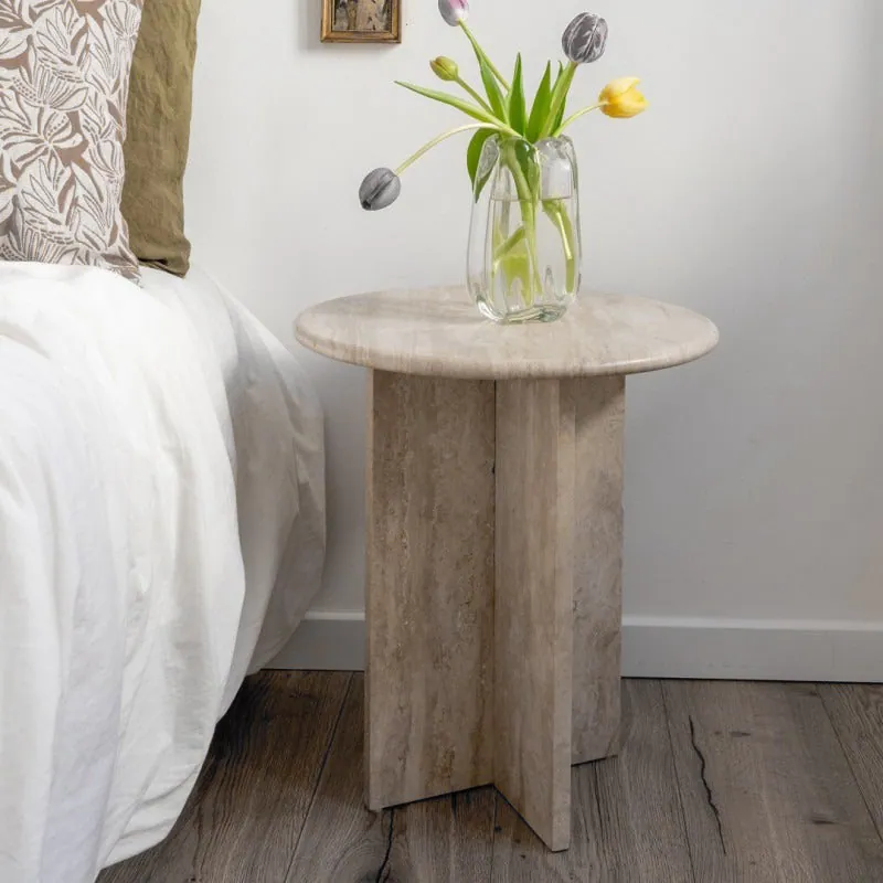 Table d’appoint japandi ronde Meijin en travertin, pied croisé, vue 5