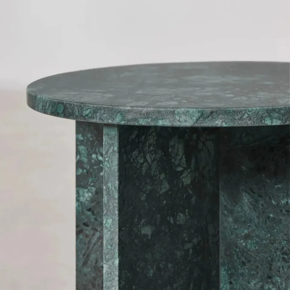Table de chevet japandi ronde Niwa en marbre vert Guatemala, vue 8