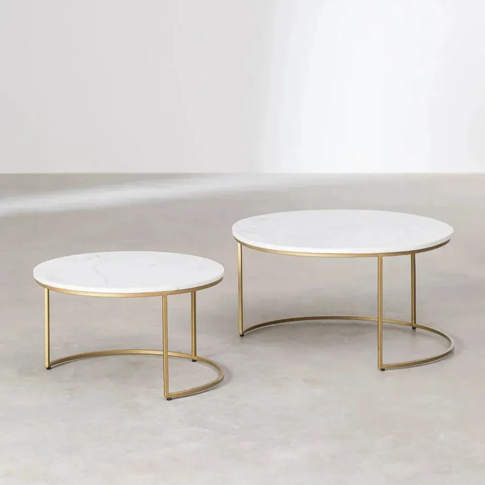Tables gigognes japandi Aura en marbre blanc et métal doré, vue 3